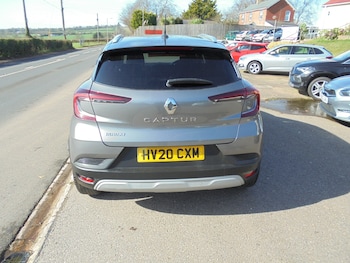 Used Renault Captur 2020 for sale - 77651514: Photo