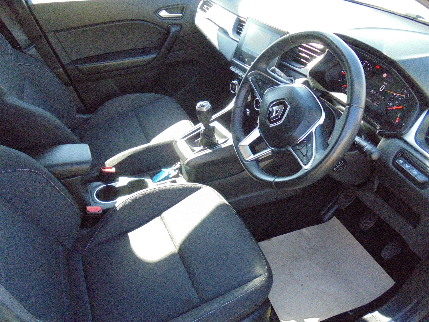 Used Renault Captur 2024 for sale - 77932330: Photo 5