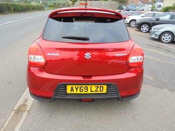 Used Suzuki Swift 2020 for sale - 76192416: Photo 2