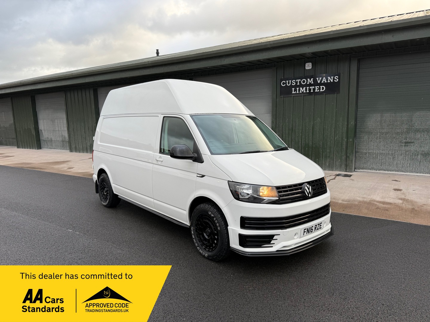 Used Volkswagen Transporter 2016 for sale - 76738507: Photo 1