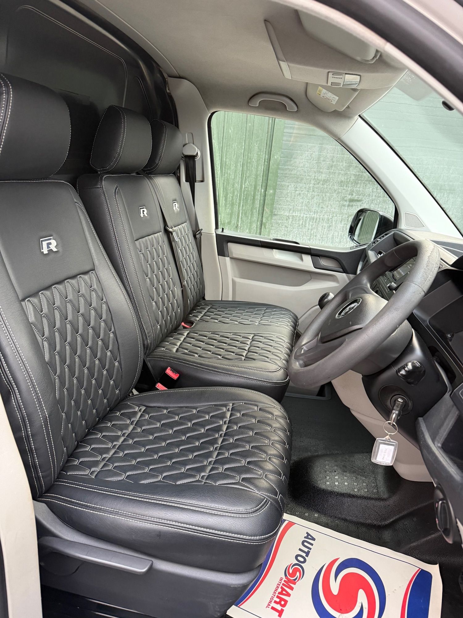 Used Volkswagen Transporter 2016 for sale - 76738507: Photo 9