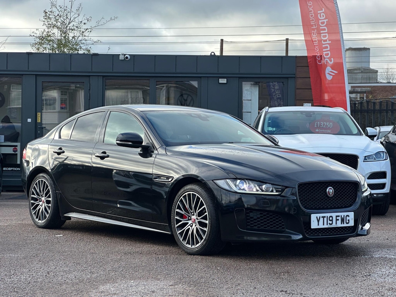 Used Jaguar XE 2019 for sale - 76803493: Photo 1