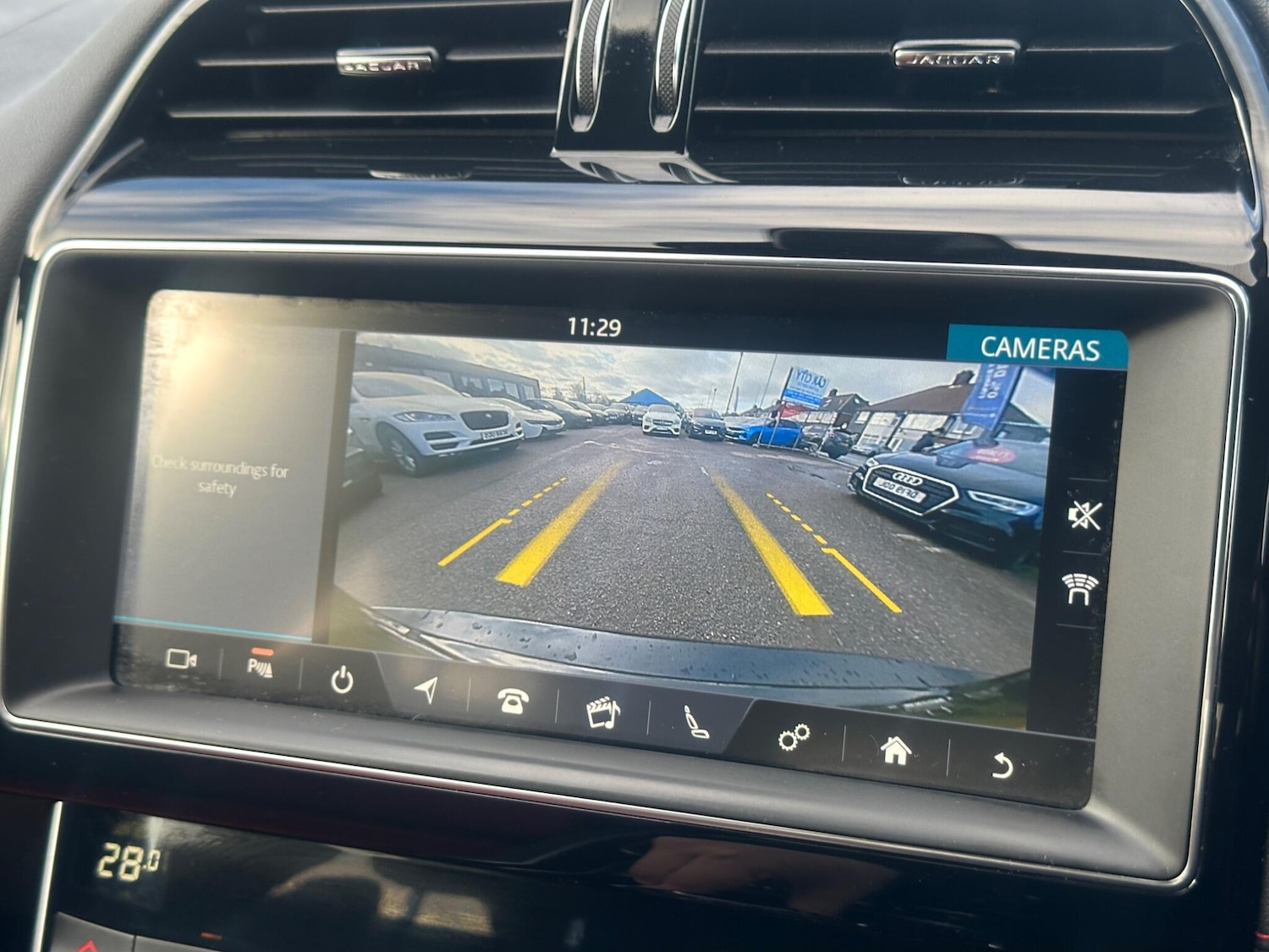 Used Jaguar XE 2019 for sale - 76803493: Photo 10