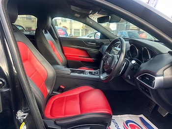 Used Jaguar XE 2019 for sale - 76803493: Photo