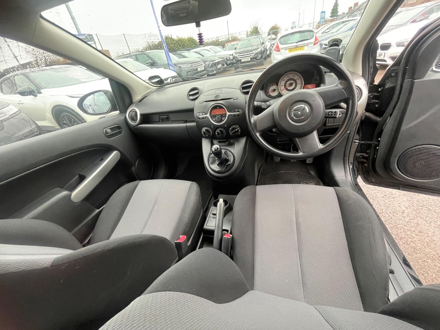 Used Mazda Mazda2 2010 for sale - 76803498: Photo 12