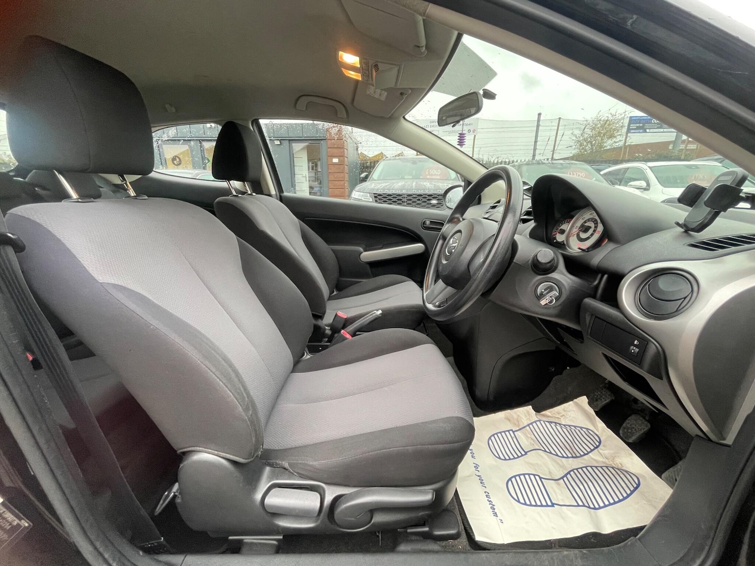 Used Mazda Mazda2 2010 for sale - 76803498: Photo 14