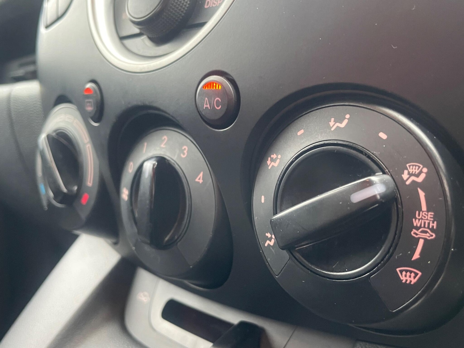 Used Mazda Mazda2 2010 for sale - 76803498: Photo 19