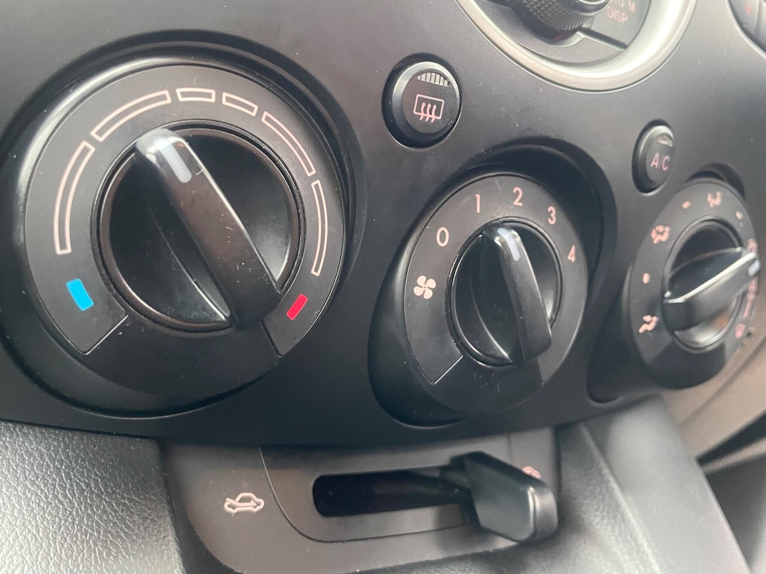 Used Mazda Mazda2 2010 for sale - 76803498: Photo 20