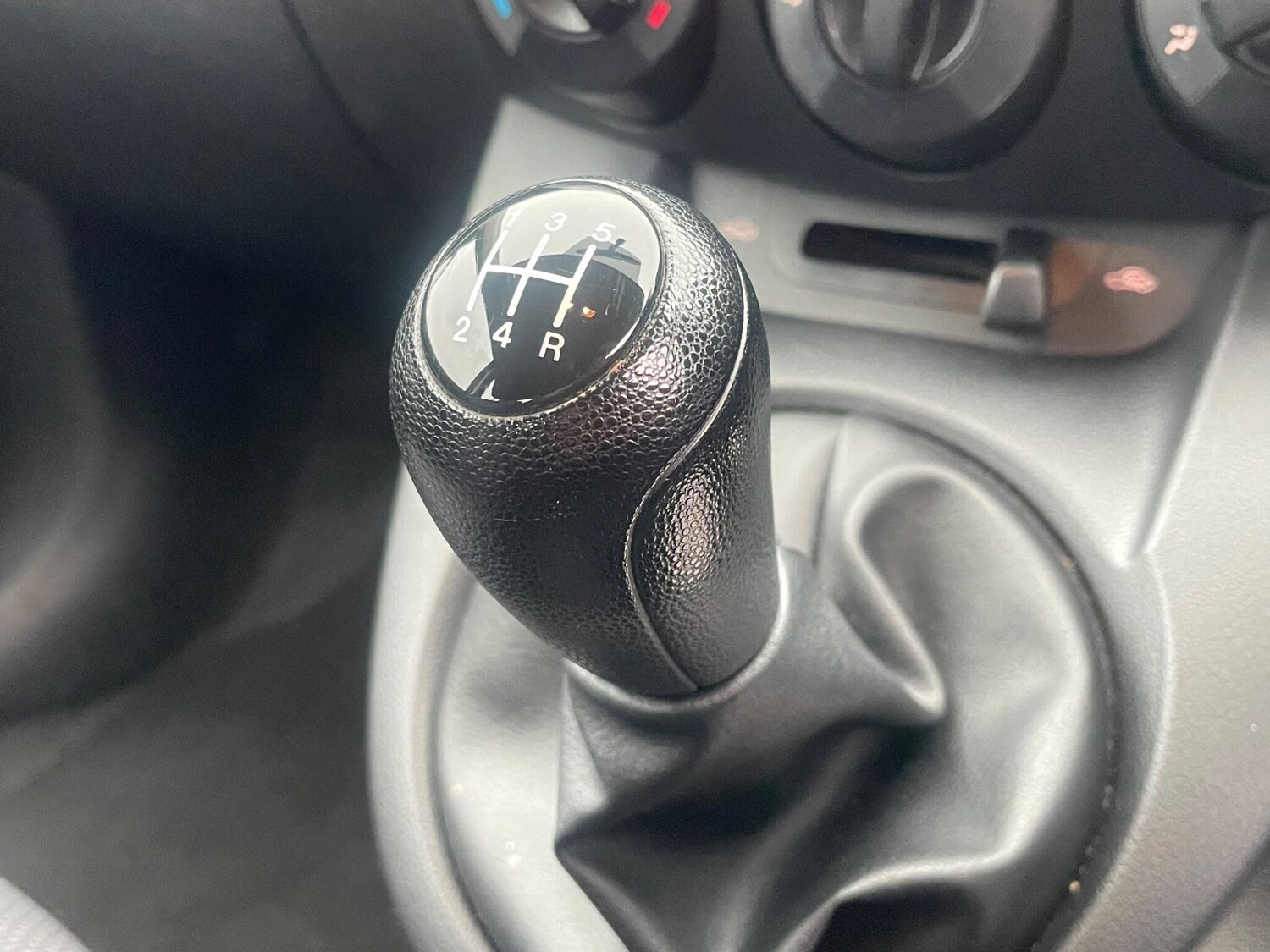 Used Mazda Mazda2 2010 for sale - 76803498: Photo 24