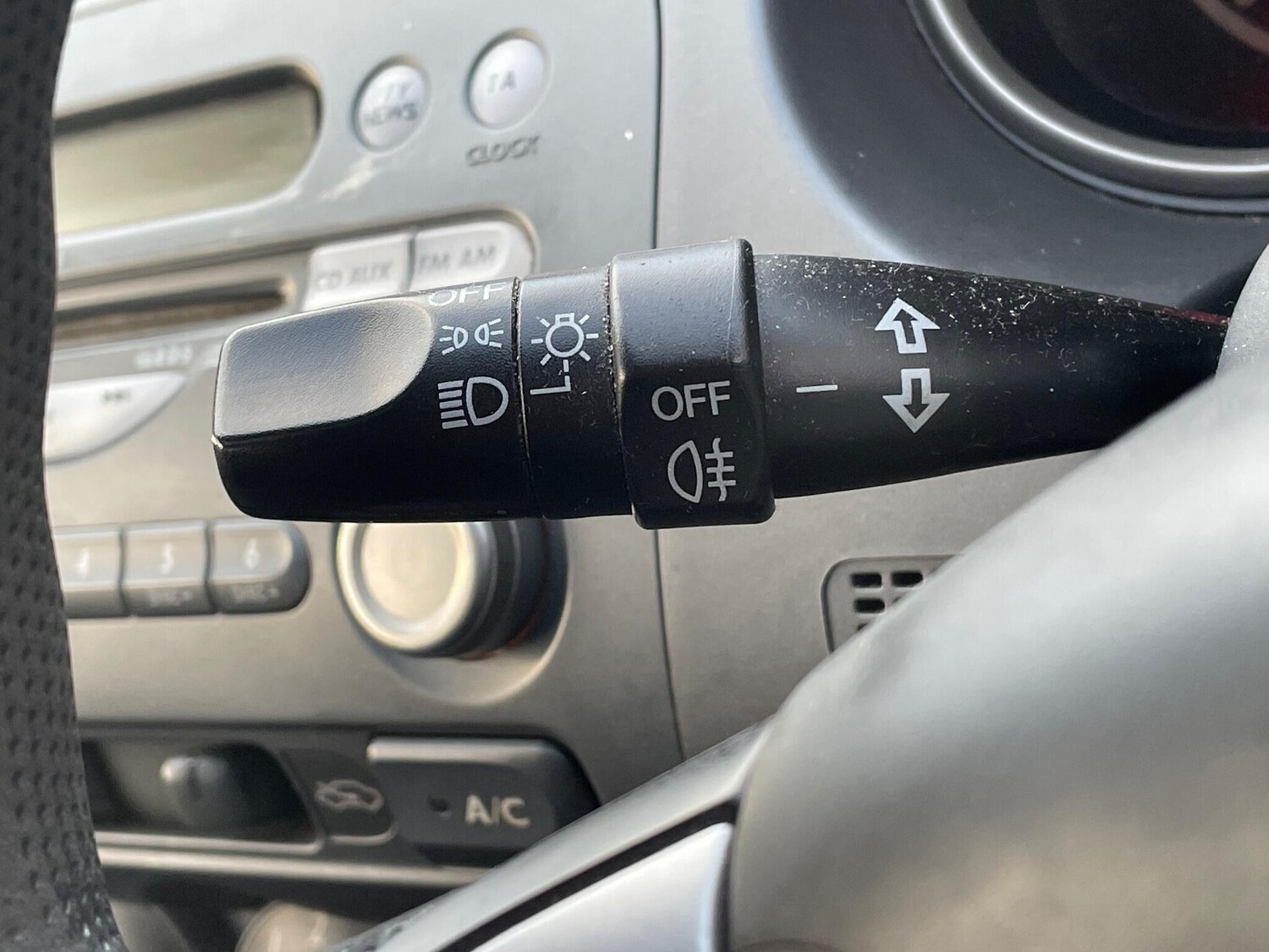 Used Honda Jazz 2004 for sale - 76803512: Photo 28