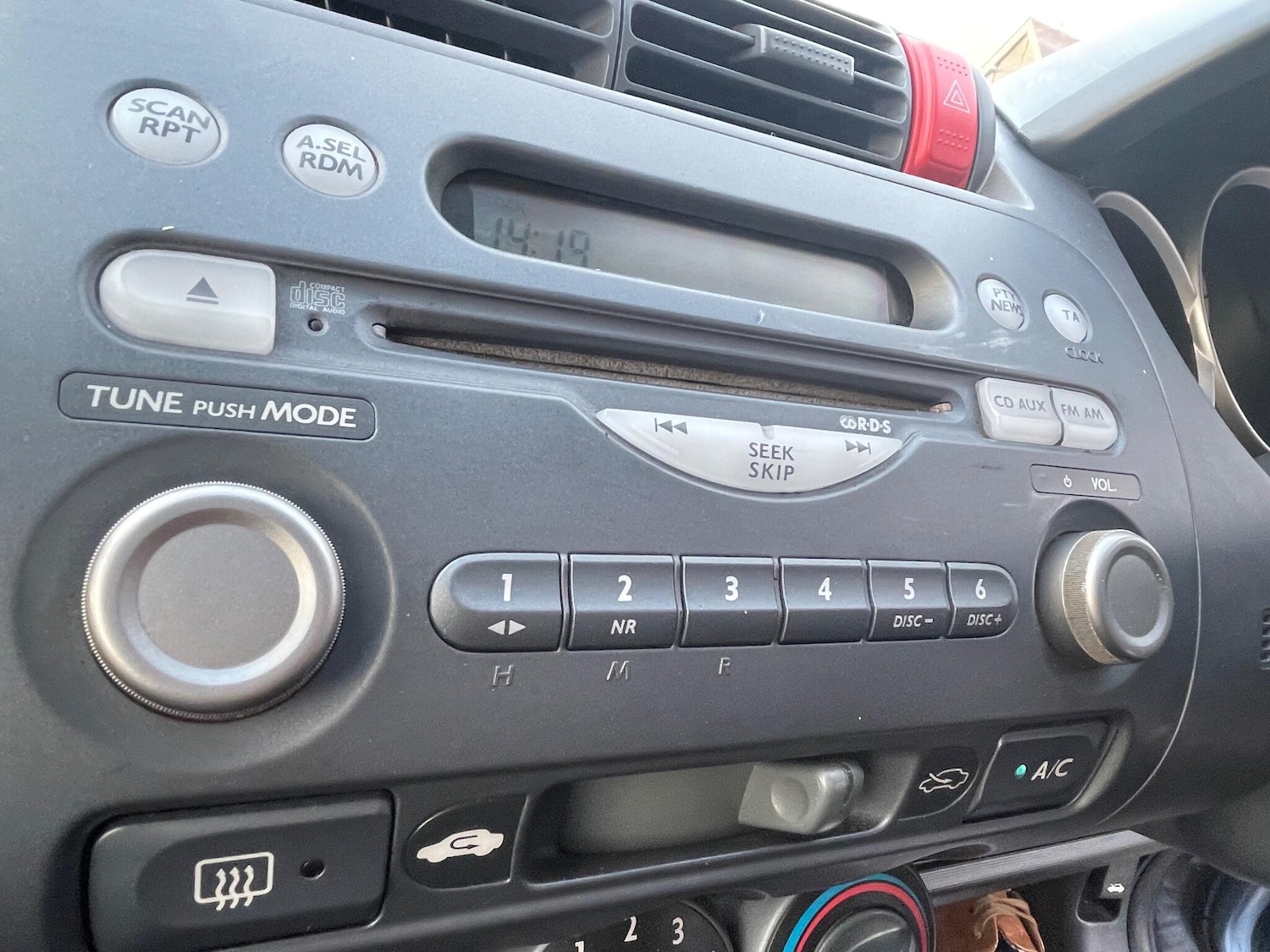 Used Honda Jazz 2004 for sale - 76803512: Photo 45