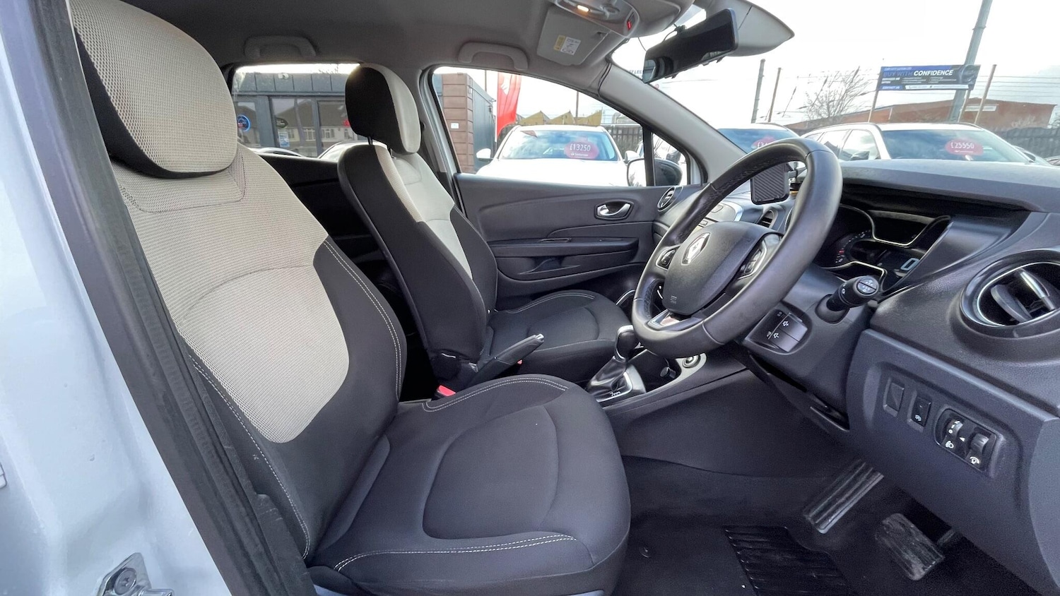 Used Renault Captur 2018 for sale - 76803516: Photo 19