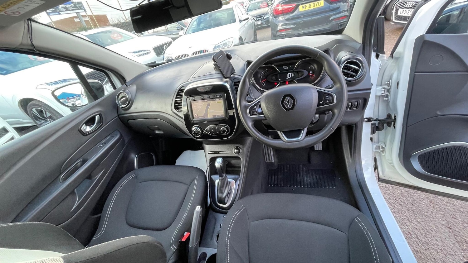 Used Renault Captur 2018 for sale - 76803516: Photo 22