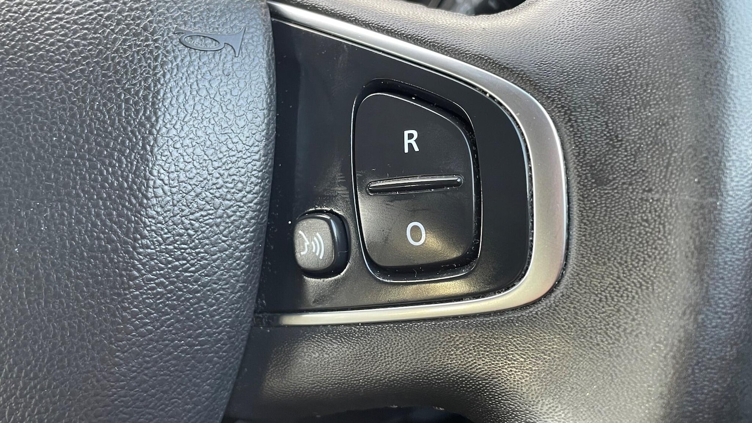 Used Renault Captur 2018 for sale - 76803516: Photo 25