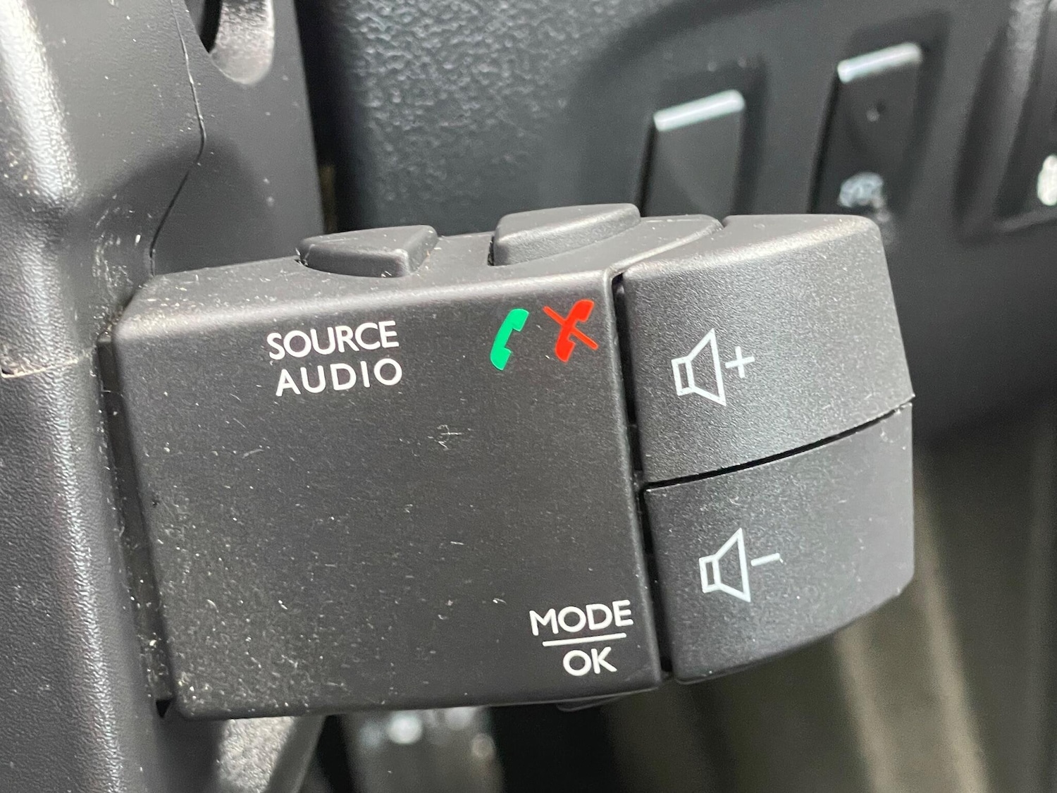 Used Renault Captur 2018 for sale - 76803516: Photo 29