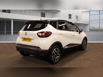 Used Renault Captur 2018 for sale - 76803516: Photo