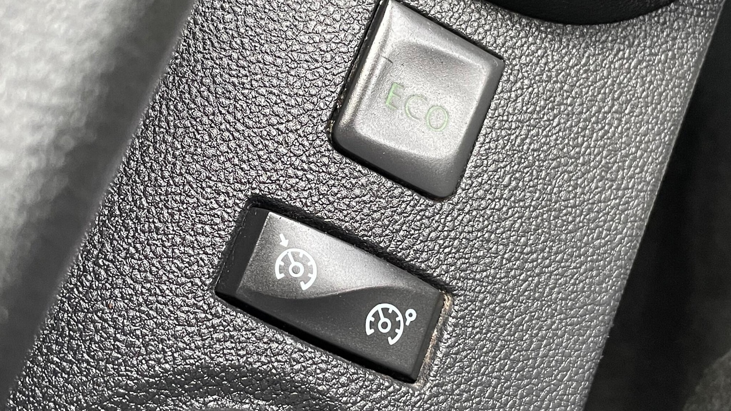 Used Renault Captur 2018 for sale - 76803516: Photo 41