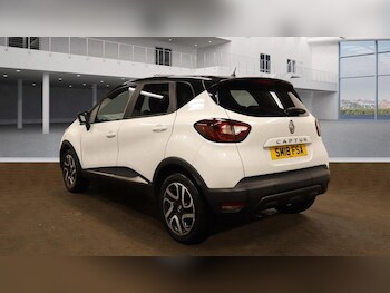 Used Renault Captur 2018 for sale - 76803516: Photo