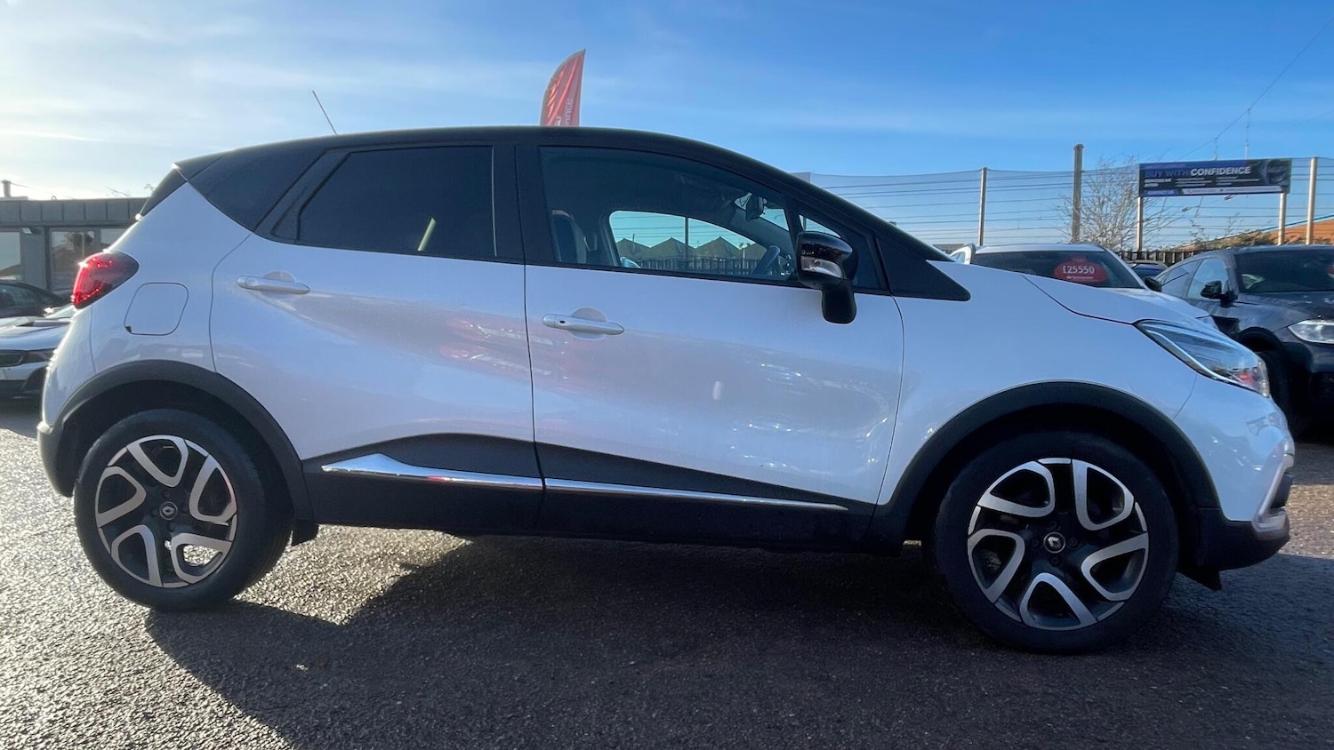 Used Renault Captur 2018 for sale - 76803516: Photo 5