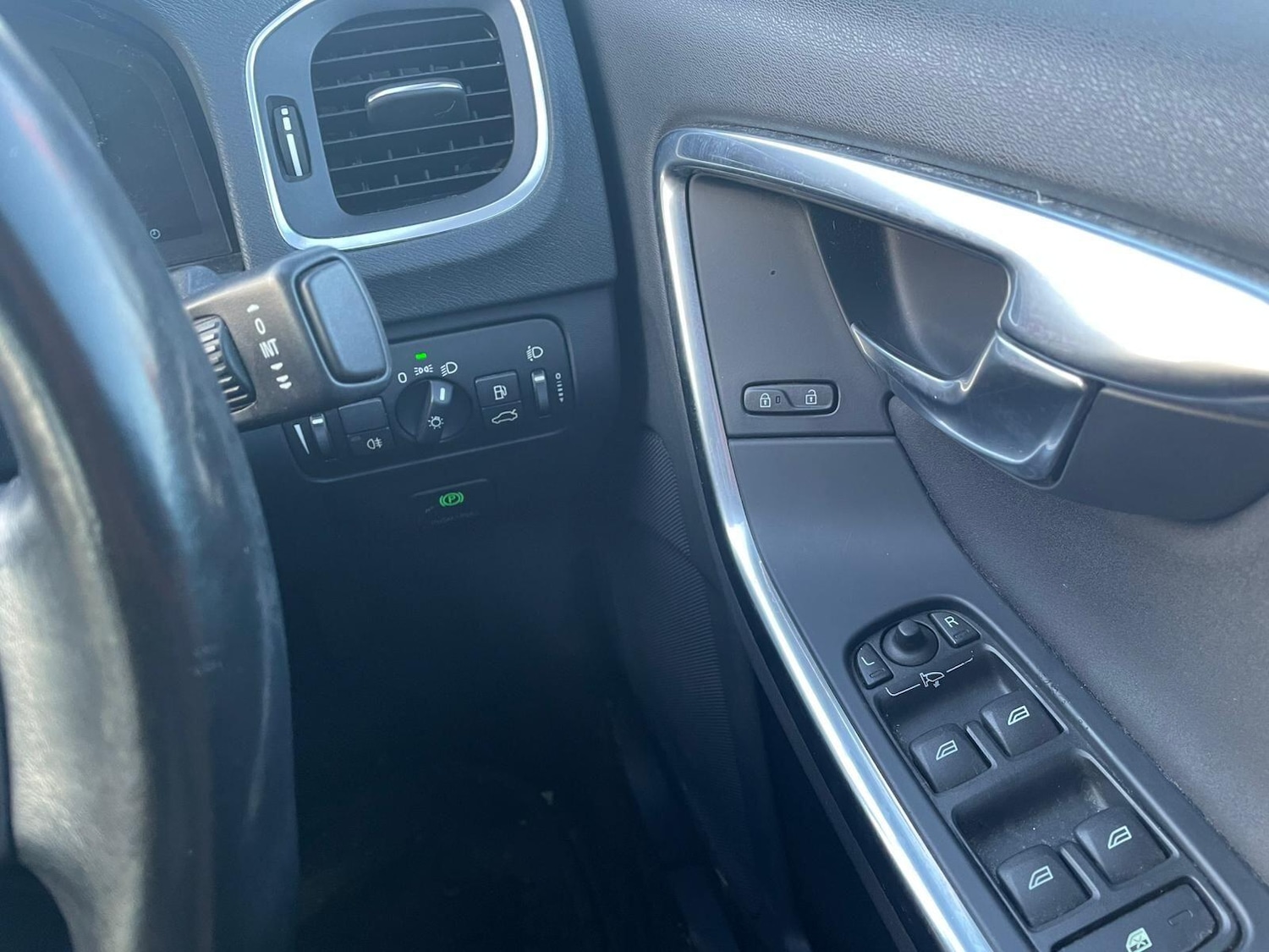 Used Volvo S60 2010 for sale - 77109012: Photo 19