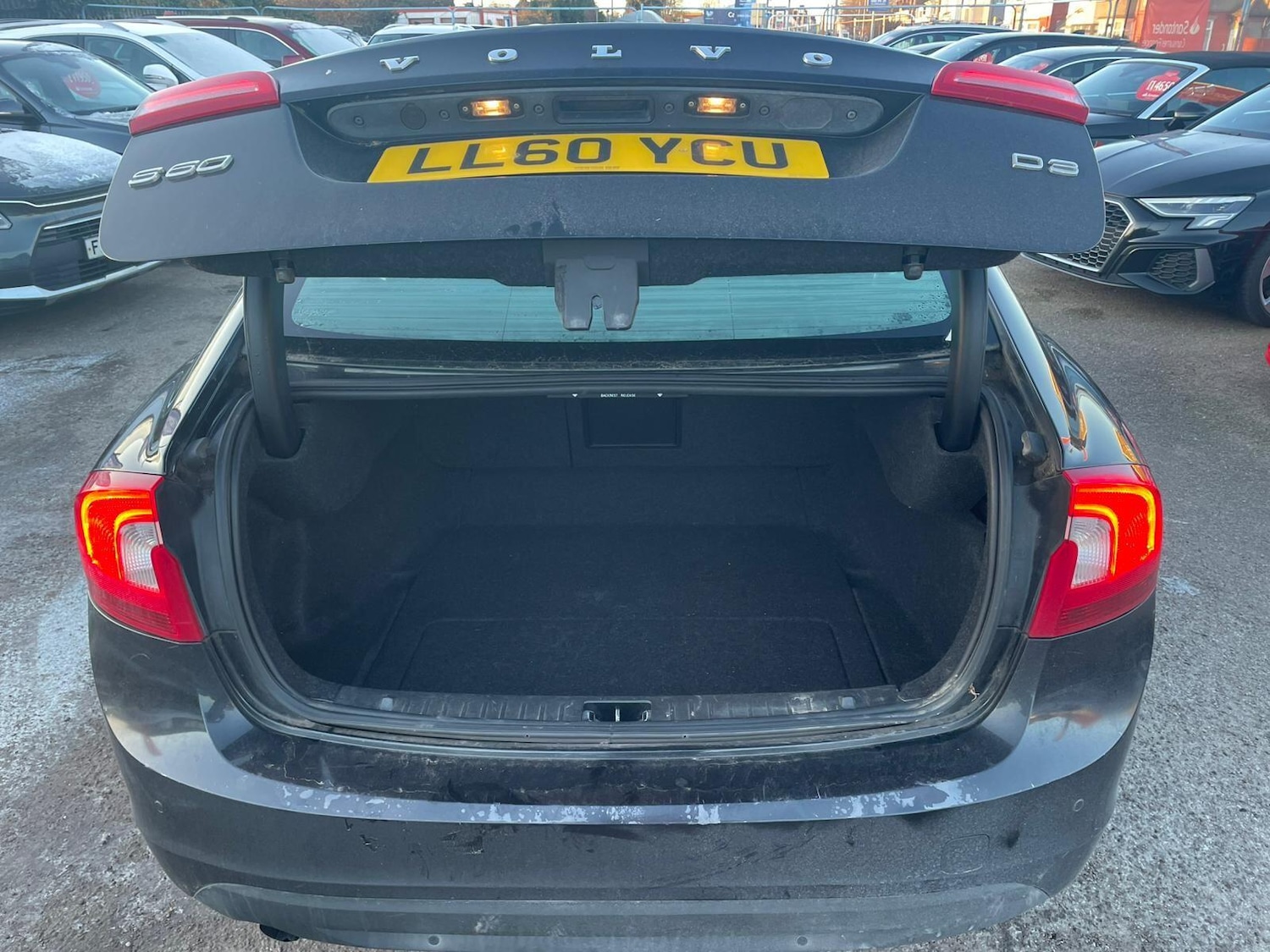 Used Volvo S60 2010 for sale - 77109012: Photo 25