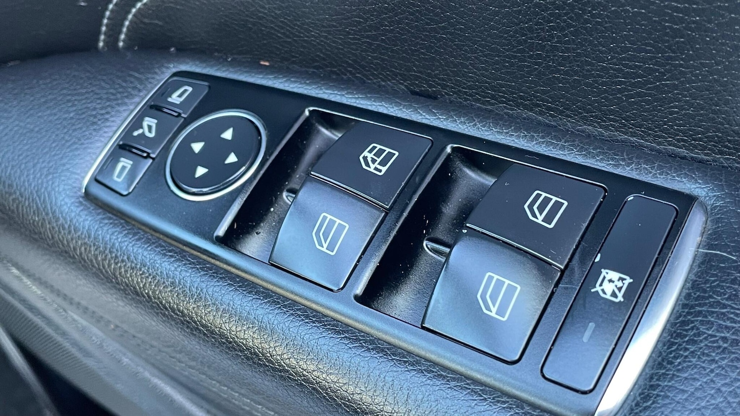 Used Mercedes-Benz E Class 2013 for sale - 76801333: Photo 23