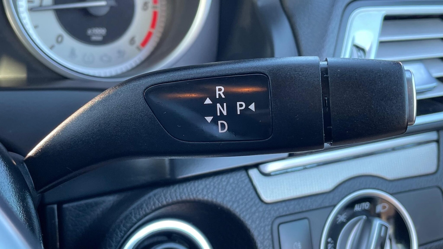 Used Mercedes-Benz E Class 2013 for sale - 76801333: Photo 25