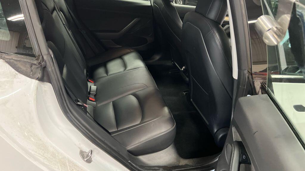 Used Tesla Model 3 2021 for sale - 76965054: Photo 6
