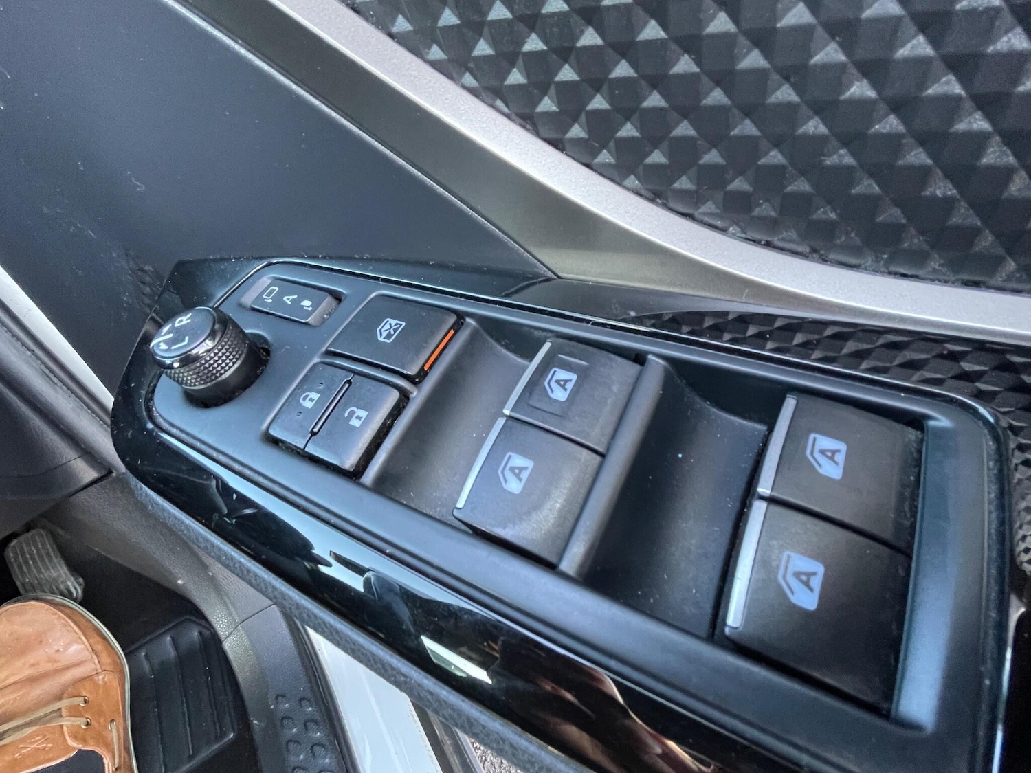 Used Toyota C-HR 2018 for sale - 76803521: Photo 17