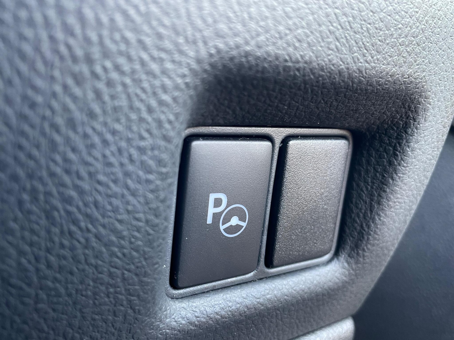 Used Toyota C-HR 2018 for sale - 76803521: Photo 18