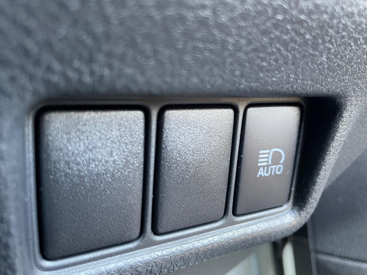 Used Toyota C-HR 2018 for sale - 76803521: Photo 19