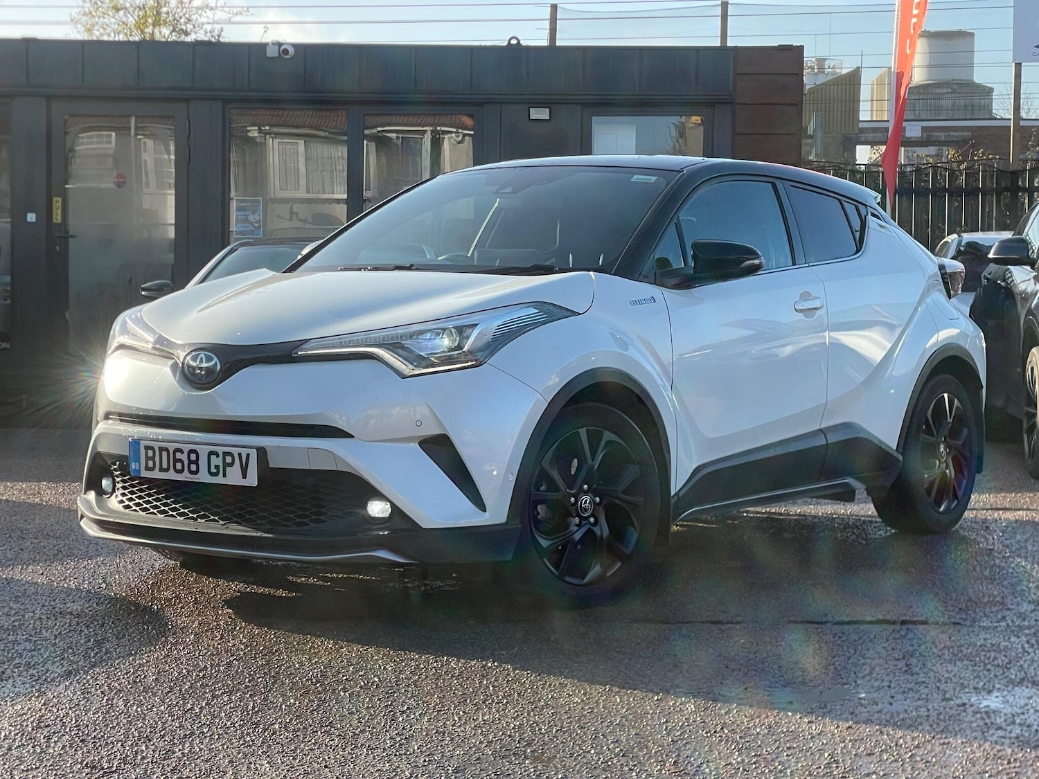 Used Toyota C-HR 2018 for sale - 76803521: Photo 2