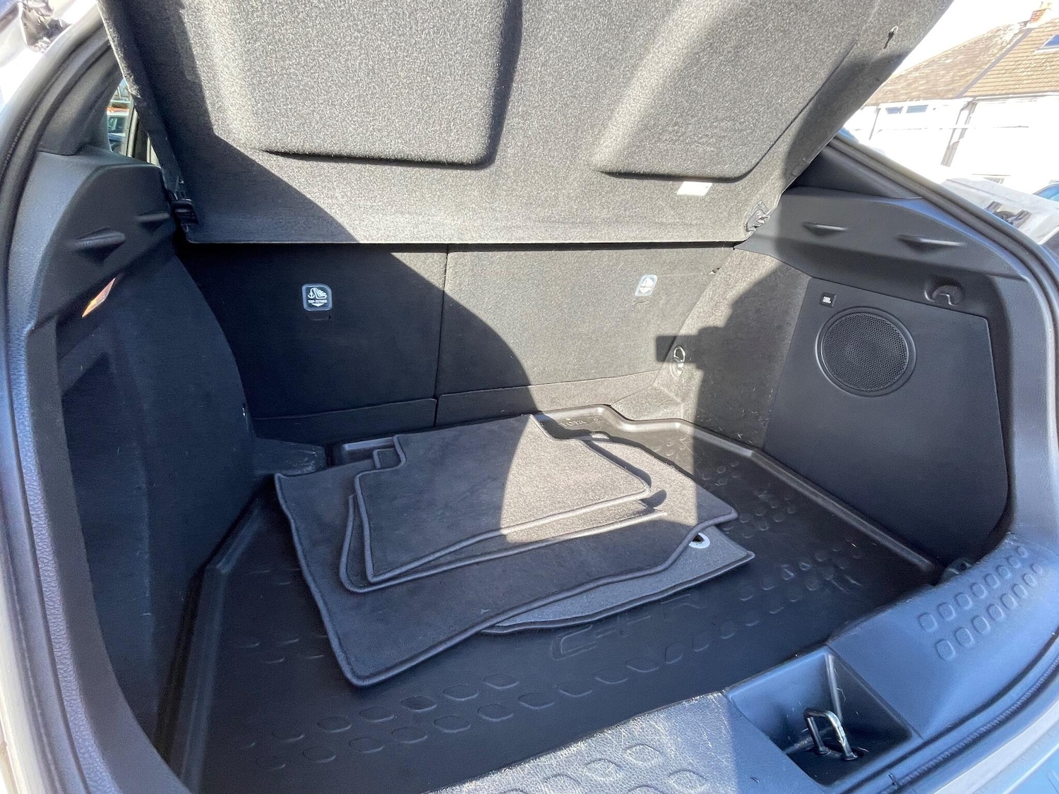 Used Toyota C-HR 2018 for sale - 76803521: Photo 40