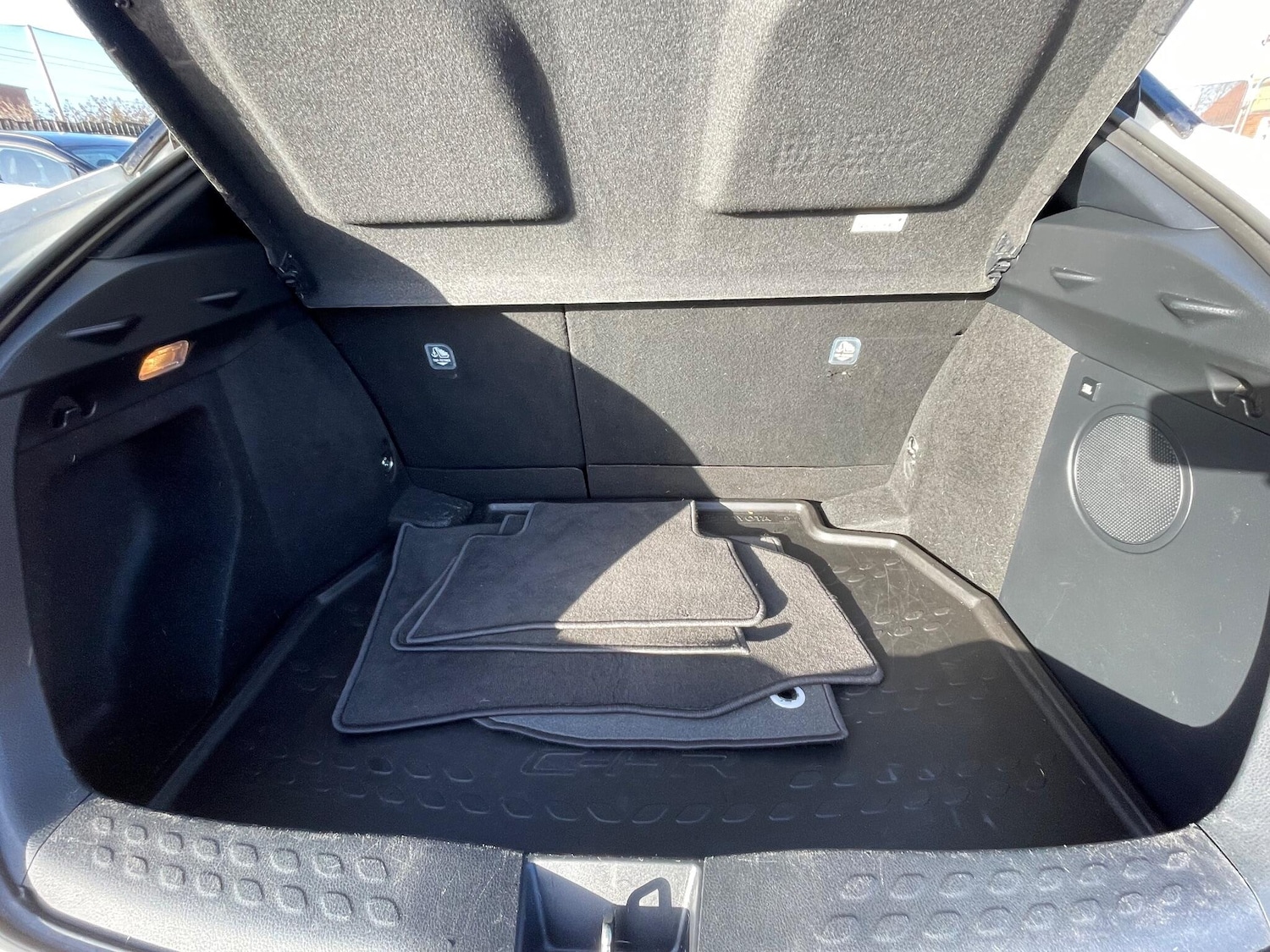 Used Toyota C-HR 2018 for sale - 76803521: Photo 41