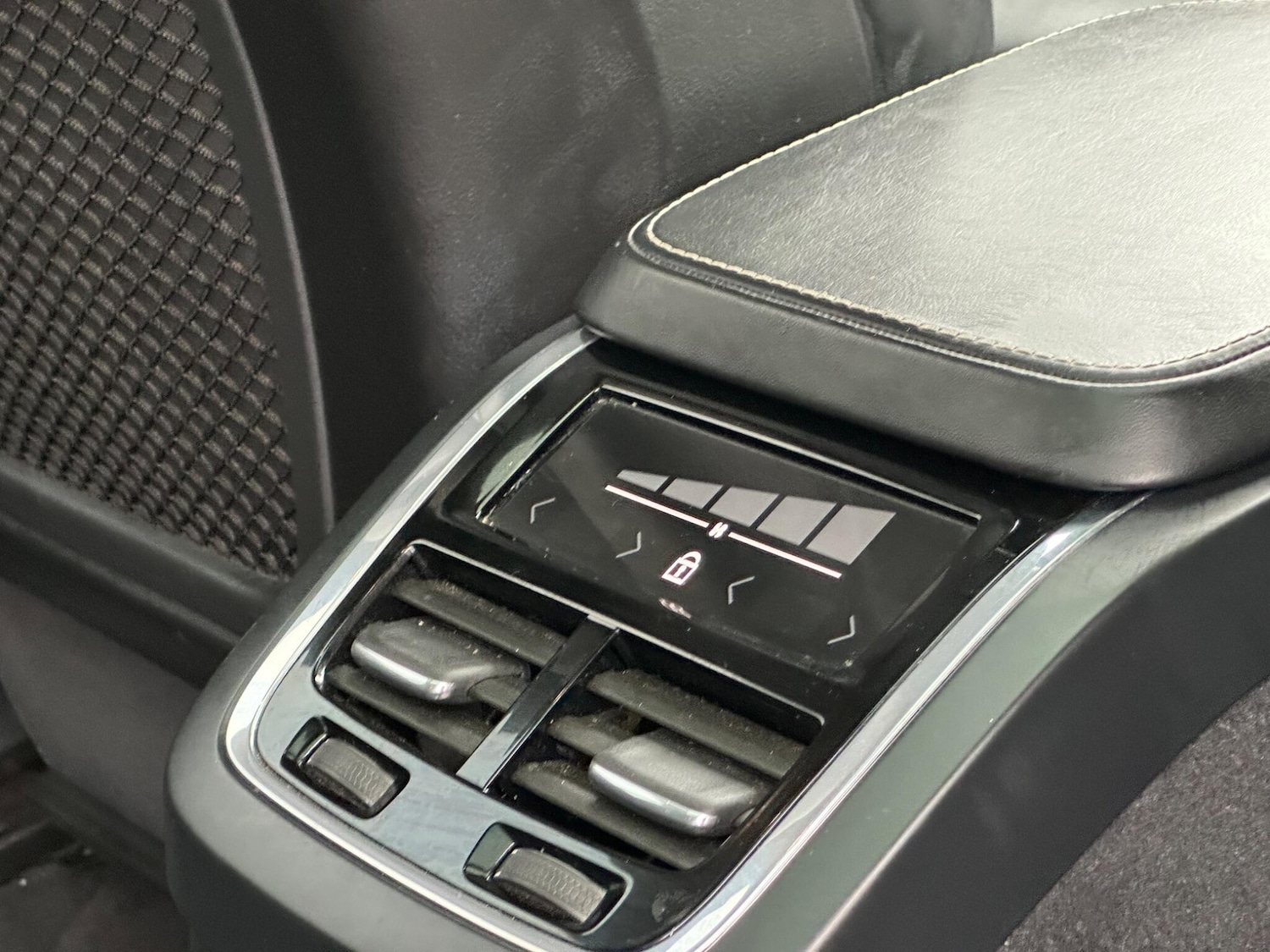 Used Volvo XC90 2019 for sale - 76925939: Photo 32