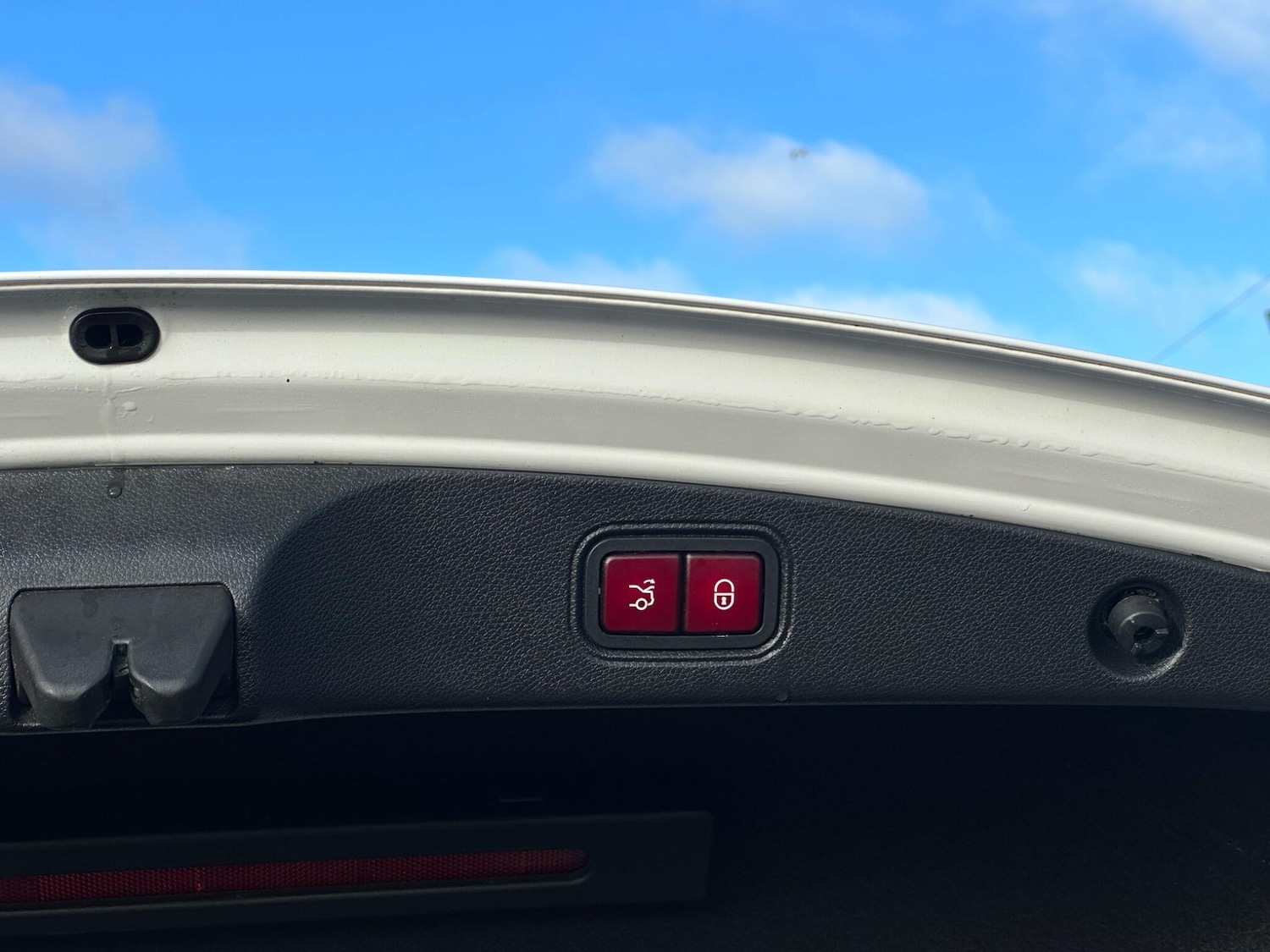 Used Mercedes-Benz E Class 2018 for sale - 76803519: Photo 31