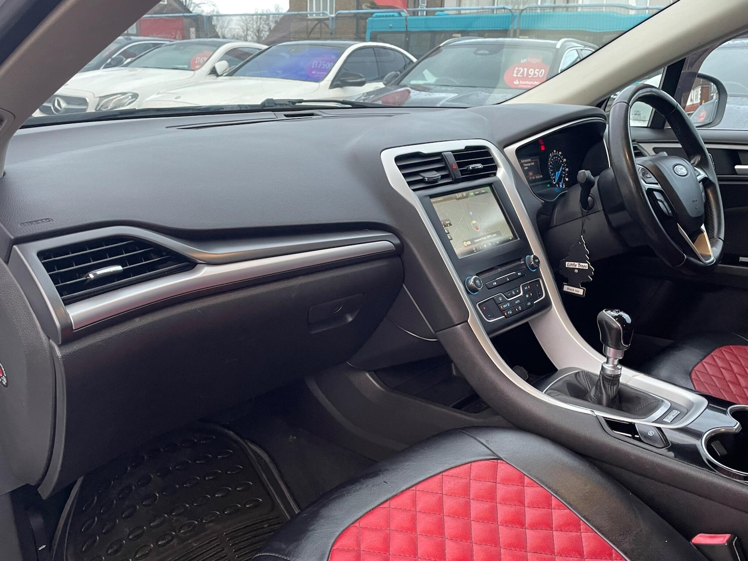 Used Ford Mondeo 2015 for sale - 77320982: Photo 24