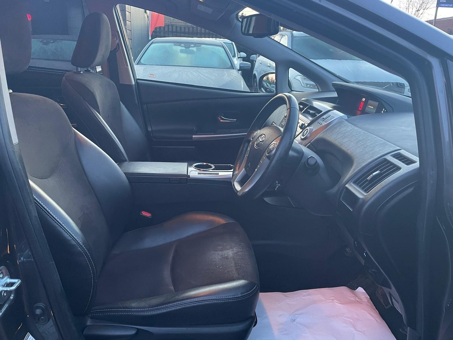 Used Toyota Prius+ 2019 for sale - 76865712: Photo 28