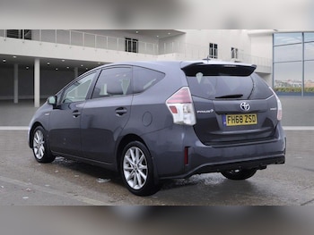 Used Toyota Prius+ 2019 for sale - 76865712: Photo