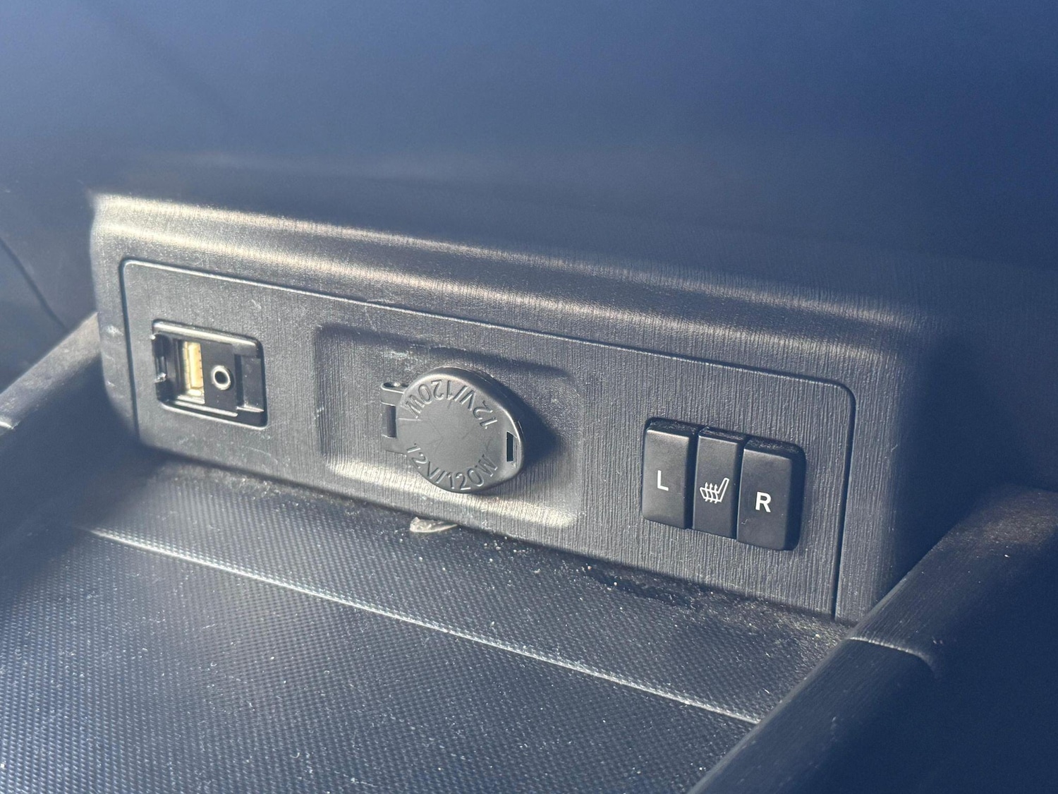 Used Toyota Prius+ 2019 for sale - 76865712: Photo 35