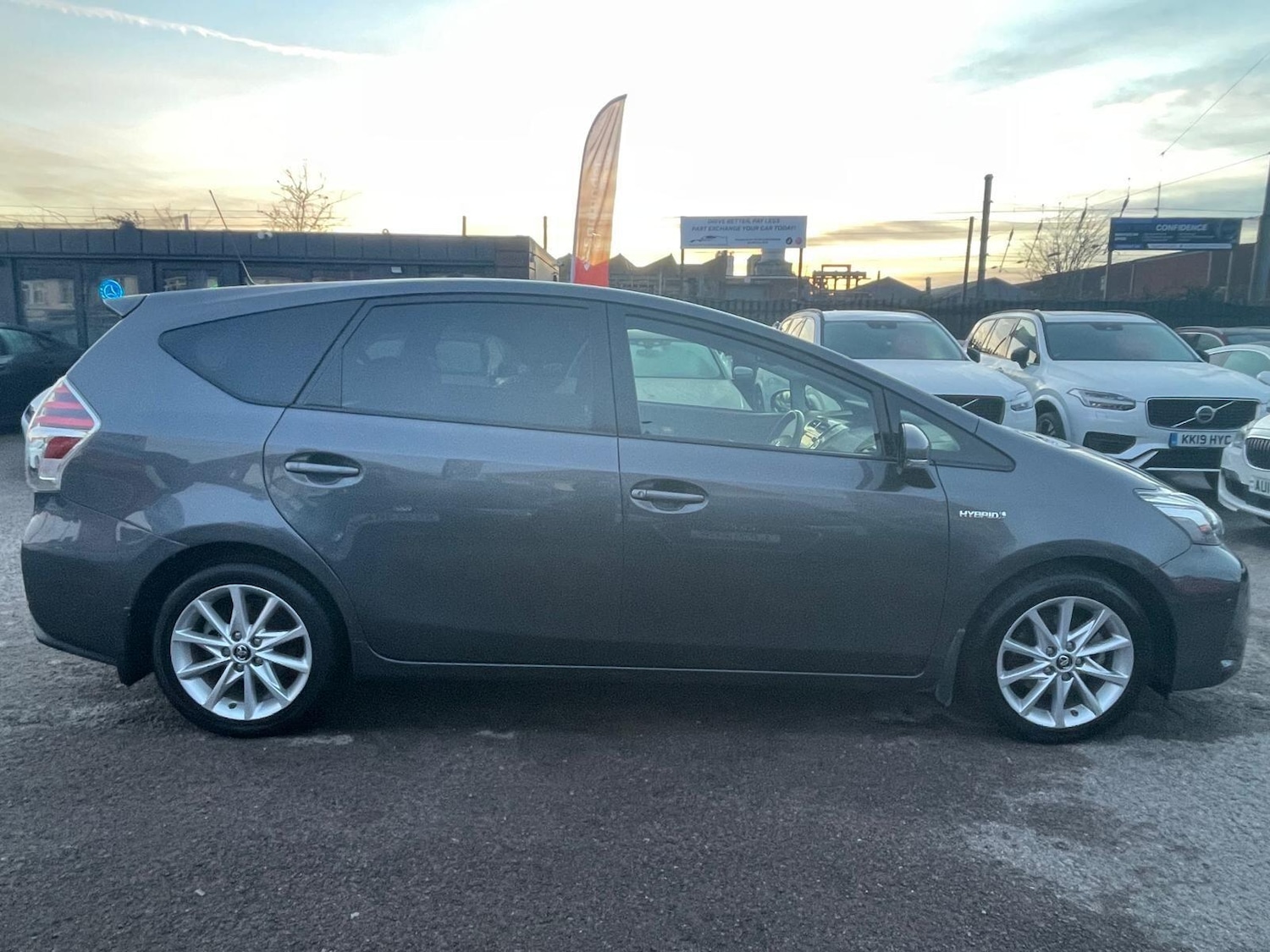 Used Toyota Prius+ 2019 for sale - 76865712: Photo 39