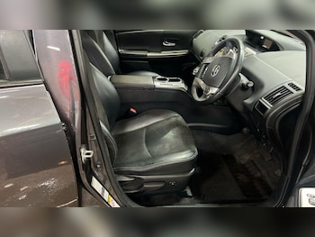 Used Toyota Prius+ 2019 for sale - 76865712: Photo