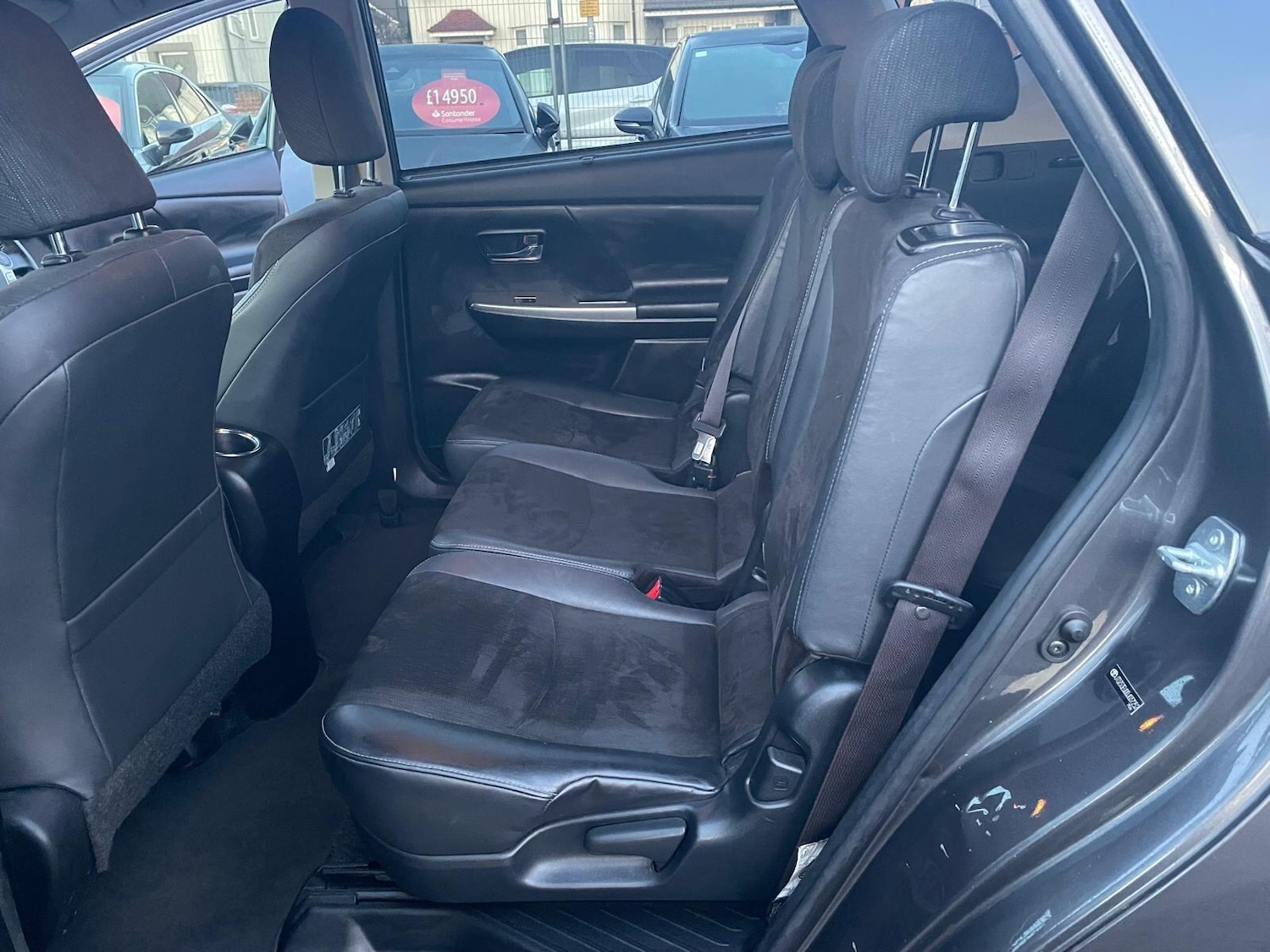 Used Toyota Prius+ 2019 for sale - 76865712: Photo 44