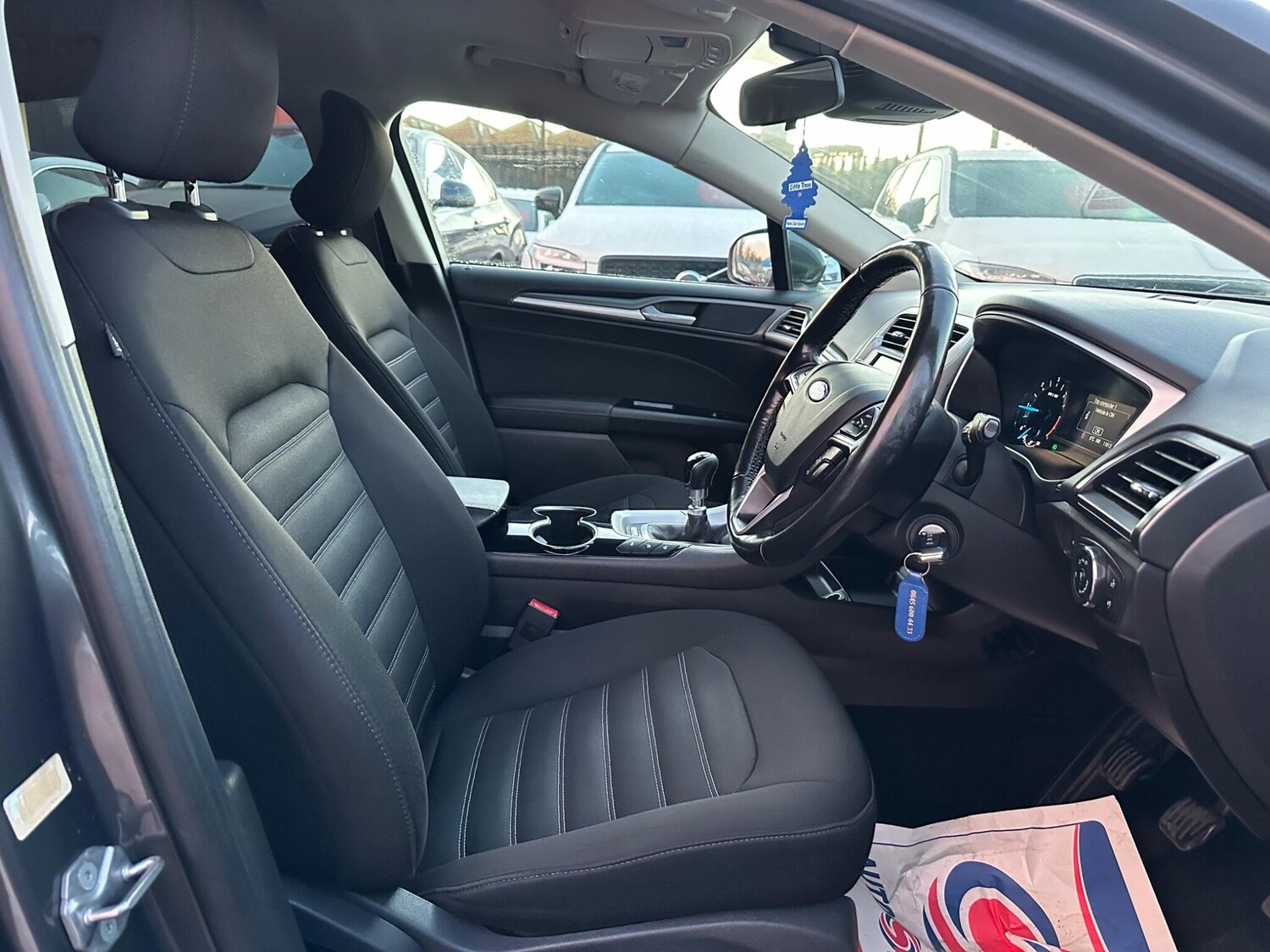 Used Ford Mondeo 2015 for sale - 76803484: Photo 11