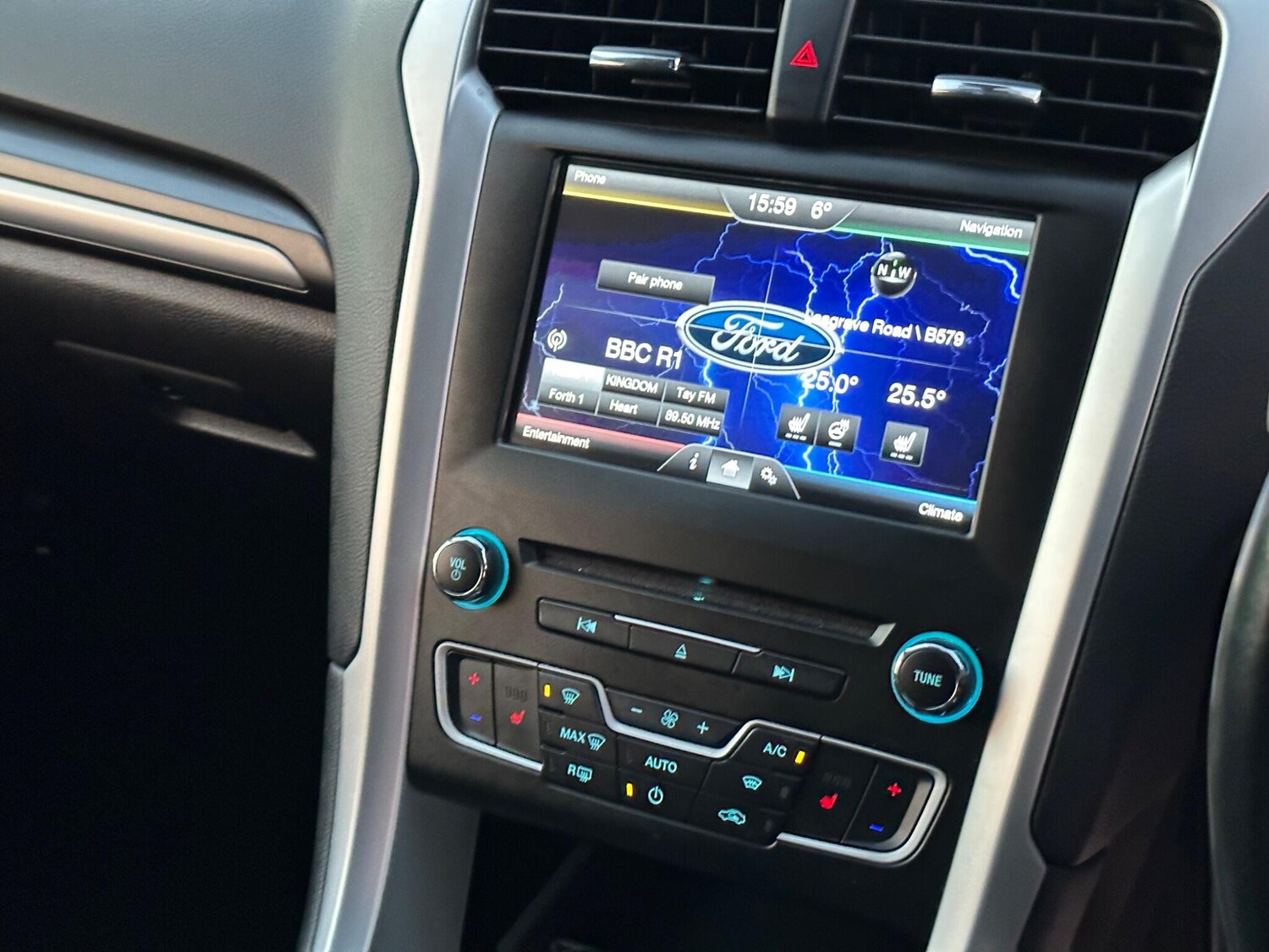 Used Ford Mondeo 2015 for sale - 76803484: Photo 18