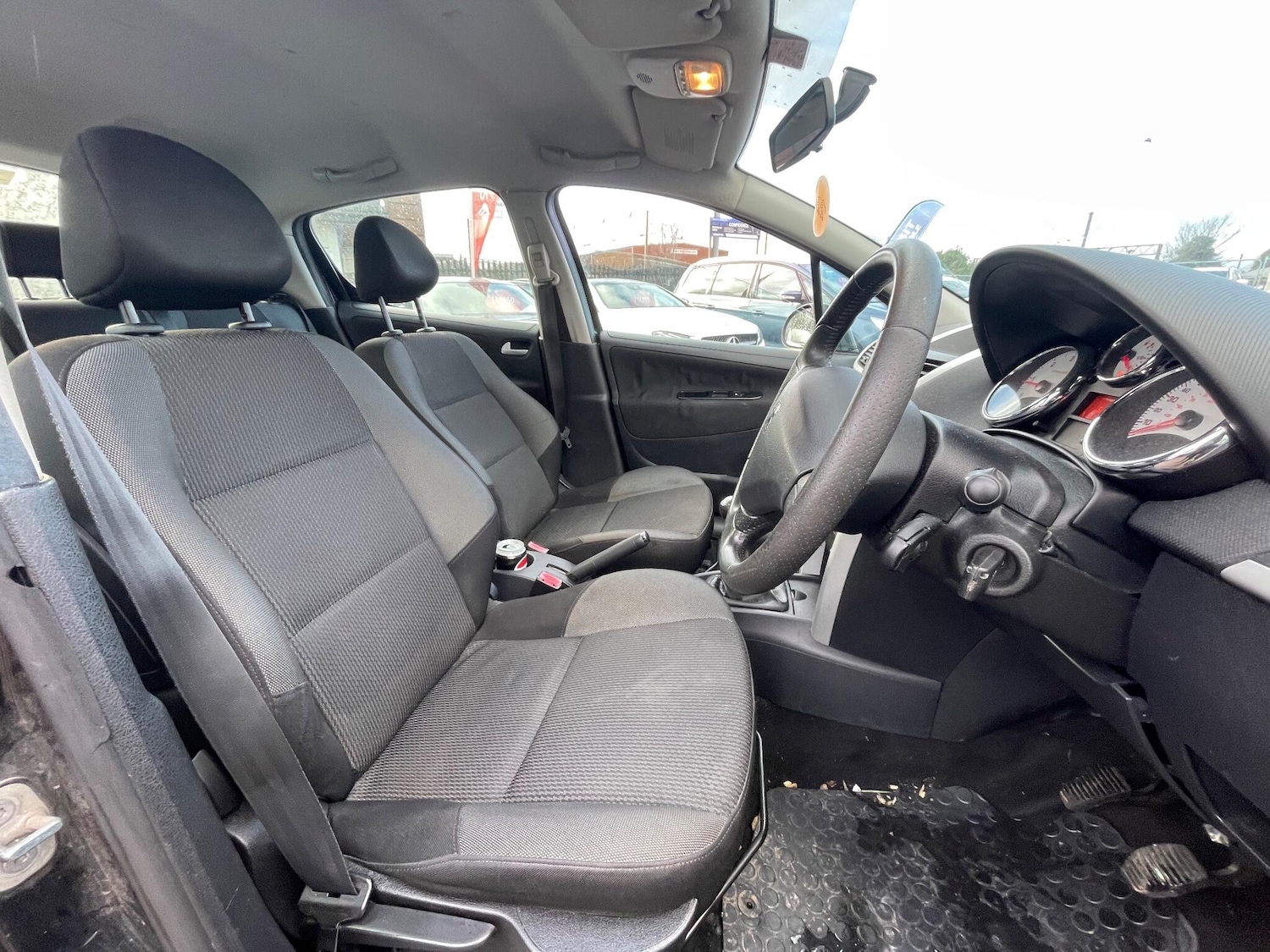 Used Peugeot 207 2012 for sale - 77238147: Photo 10