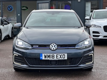 Used Volkswagen Golf 2018 for sale - 76801559: Photo