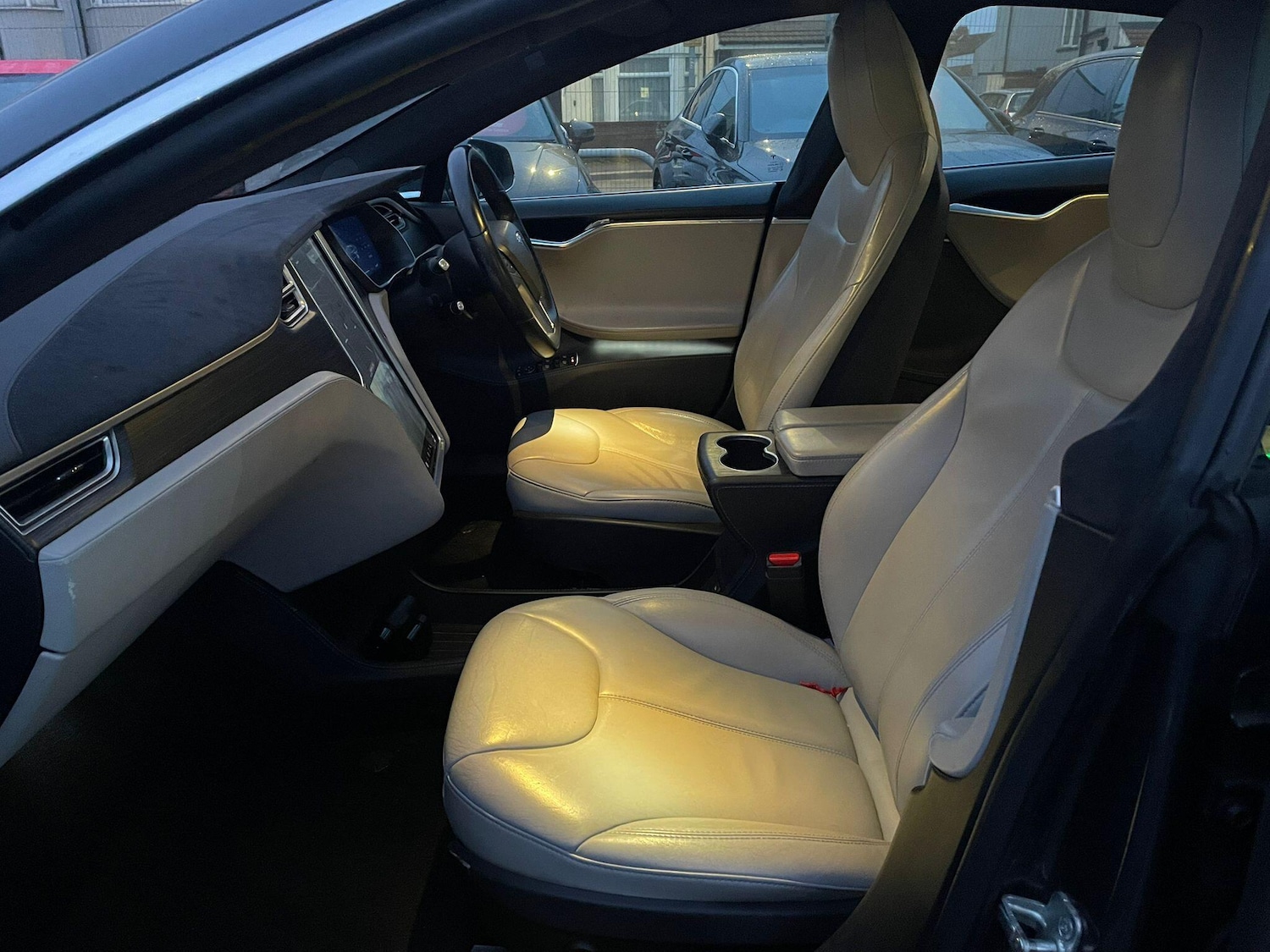 Used Tesla Model S 2015 for sale - 76942624: Photo 15