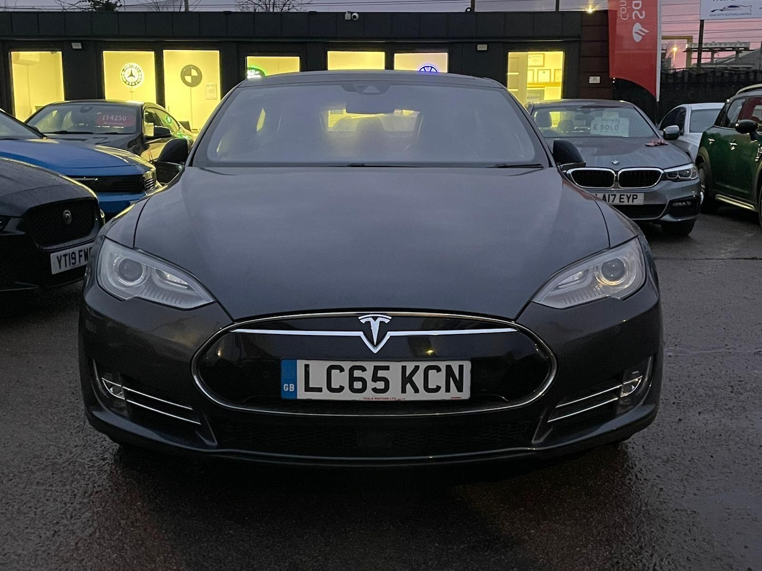 Used Tesla Model S 2015 for sale - 76942624: Photo 2