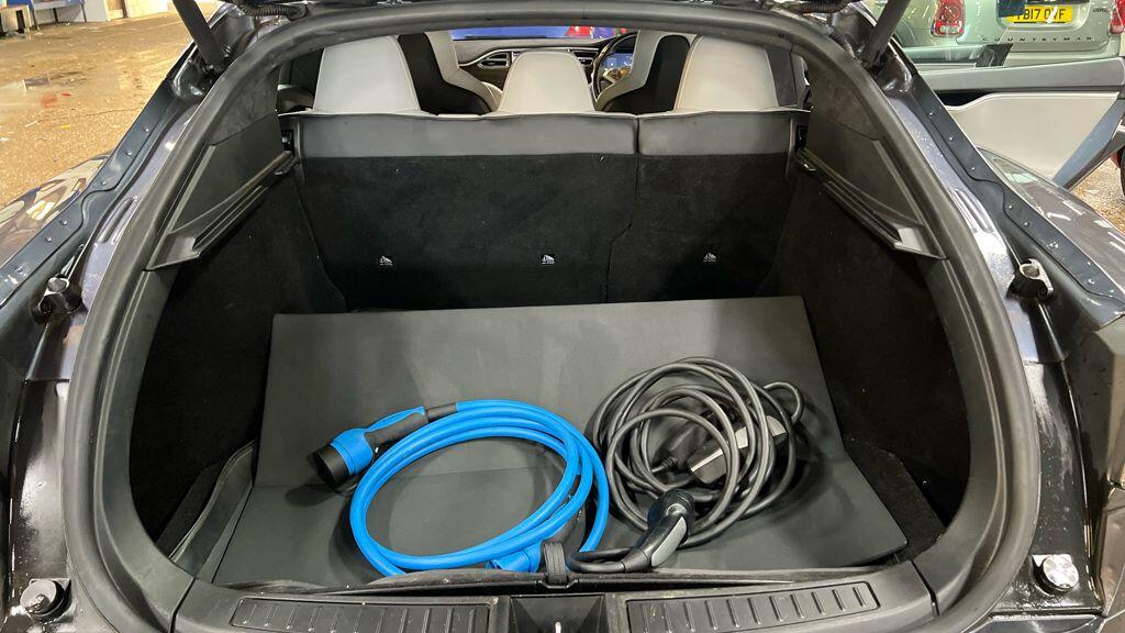 Used Tesla Model S 2015 for sale - 76942624: Photo 24